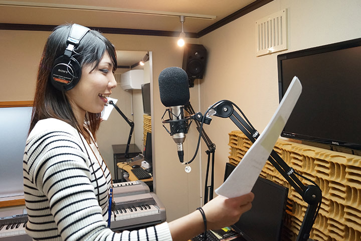TV・ラジオ等の出演、CMソング歌唱の実践を積めます。